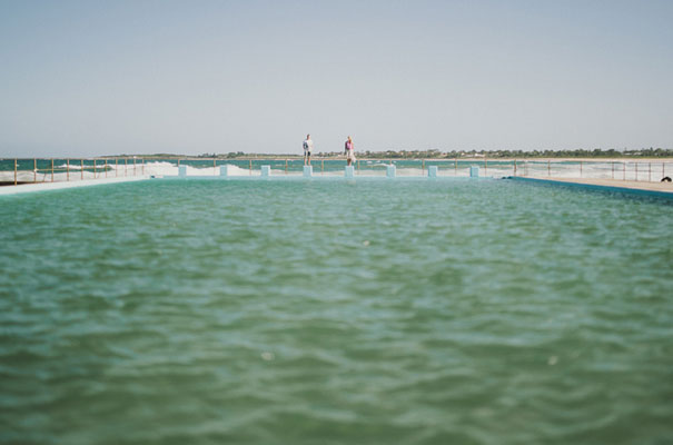 2Photographer-wedding-scott-surplice-beach-Woonoona-south-coast-wedding-pink-blue