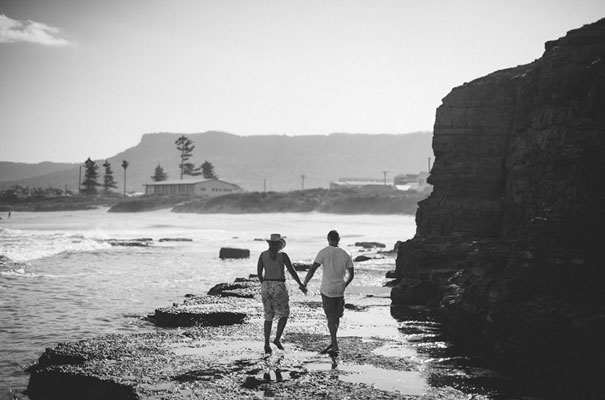 7Photographer-wedding-scott-surplice-beach-Woonoona-south-coast-wedding-pink-blue6