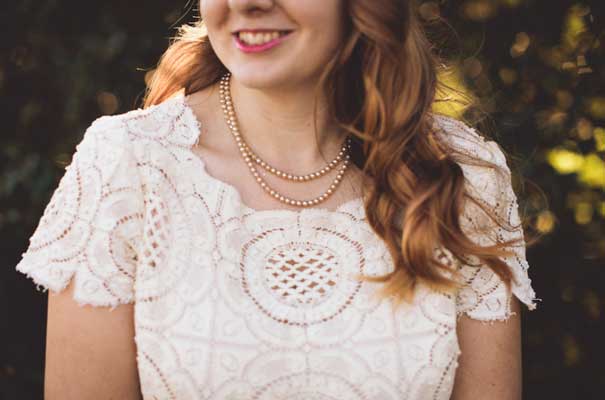 Wedding_lace-dress_red-and-white_Garden1