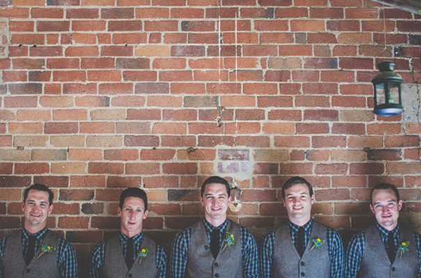 DIY-country-rustic-backyard-weding-inspiration-short-lace-dress-blue-green-yellow25