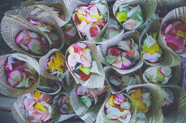 DIY-country-rustic-backyard-weding-inspiration-short-lace-dress-blue-green-yellow28