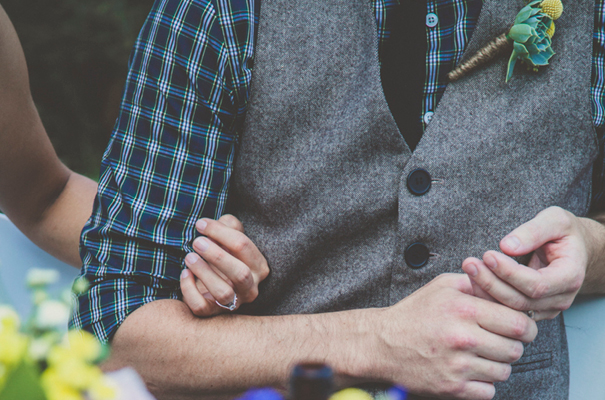 DIY-country-rustic-backyard-weding-inspiration-short-lace-dress-blue-green-yellow49