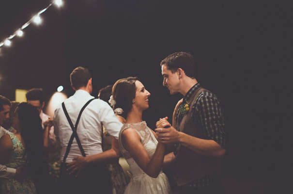 DIY-country-rustic-backyard-weding-inspiration-short-lace-dress-blue-green-yellow61
