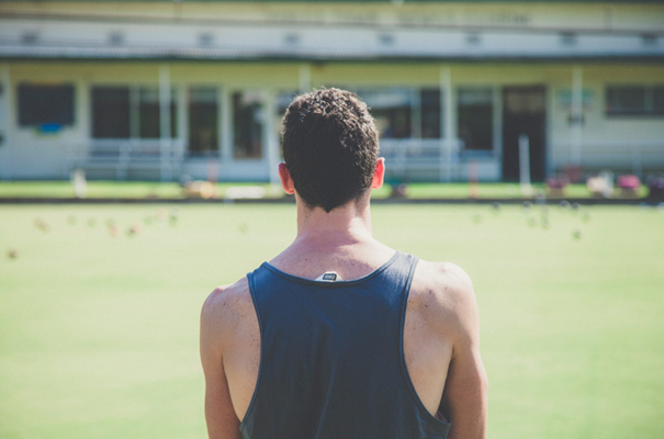 DIY-country-rustic-backyard-weding-inspiration-short-lace-dress-blue-green-yellow7