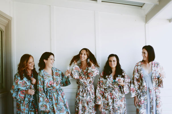 Rustic-backyard-weding-inspiration-short-lace-dress-blue-green-yellow4