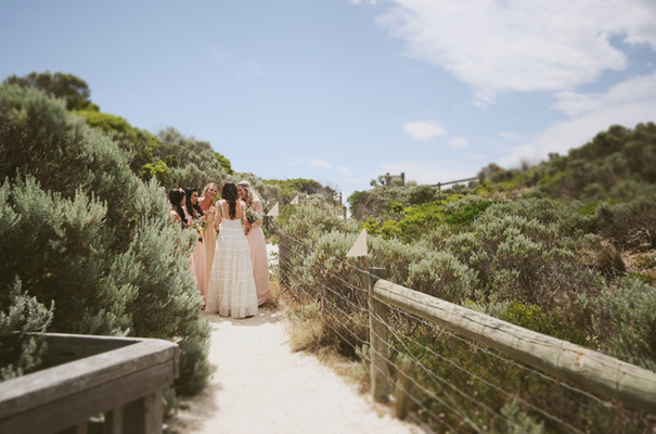 barwon-heads-wedding-photographer-great-ocean-road-bride-reception-inspiration-bush-coast13