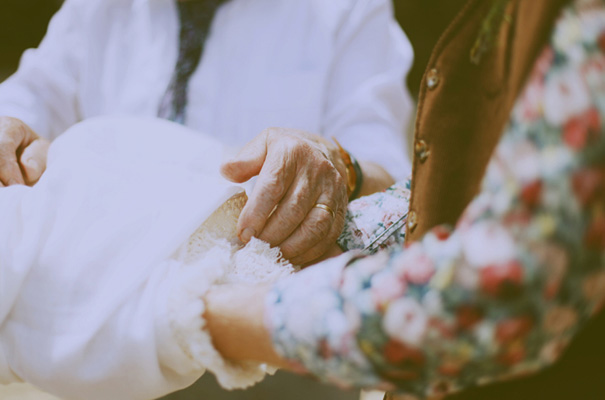 barwon-heads-wedding-photographer-great-ocean-road-bride-reception-inspiration-bush-coast24