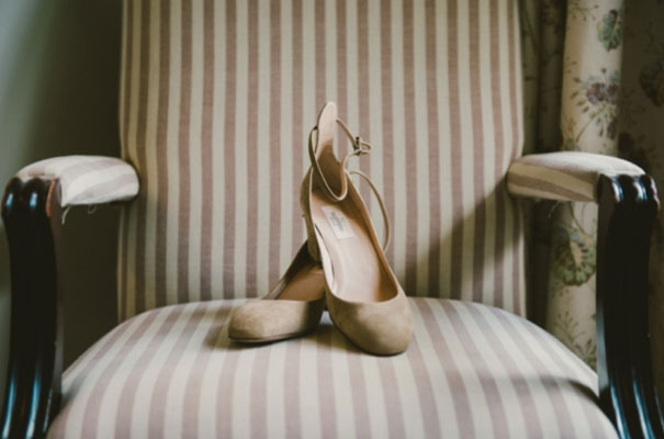 photographer-lara-hotz-country-wedding-inspiration-lace-lover-wedding-dress-bridal-gown-braids-hair-flowers-bowtie2
