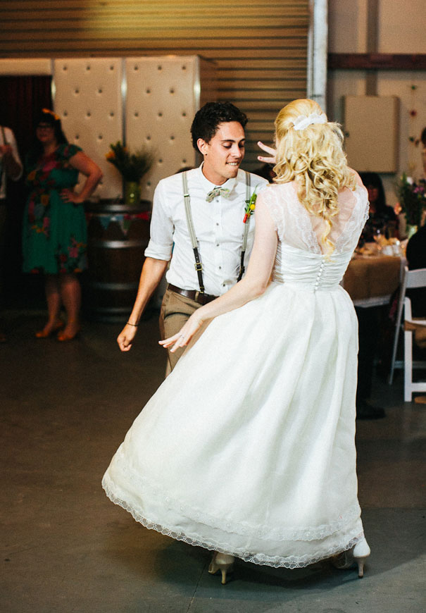 country-DIY-bunting-wedding-barn-winery-qld-julian-beattie-retro-vintage-bride21