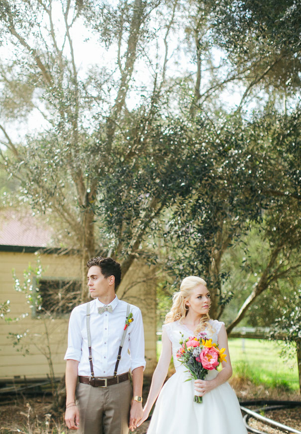 country-DIY-bunting-wedding-barn-winery-qld-julian-beattie-retro-vintage-bride6