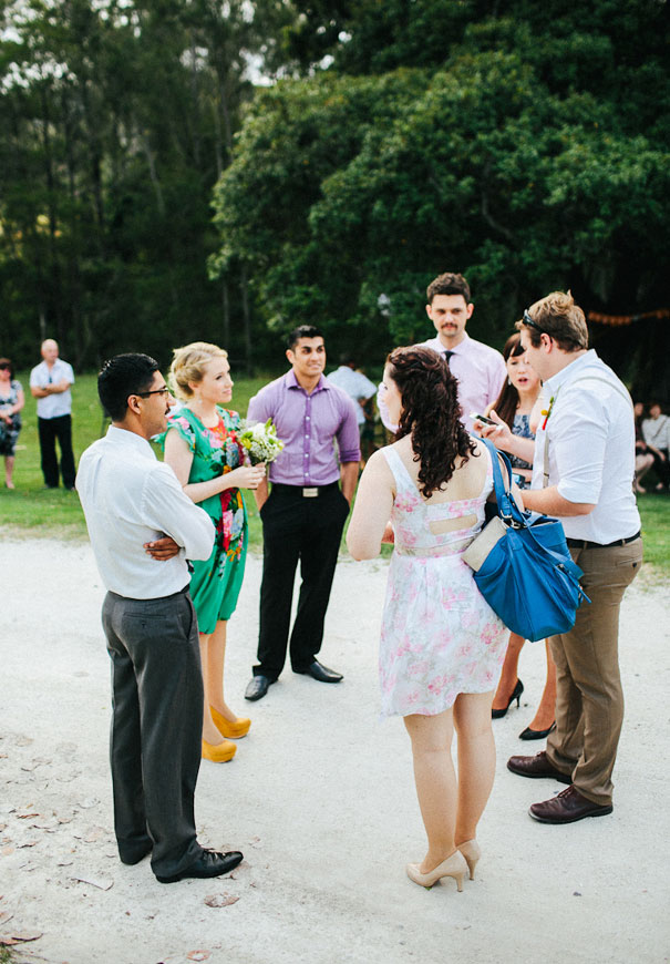 country-DIY-bunting-wedding-barn-winery-qld-julian-beattie-retro-vintage-bride9