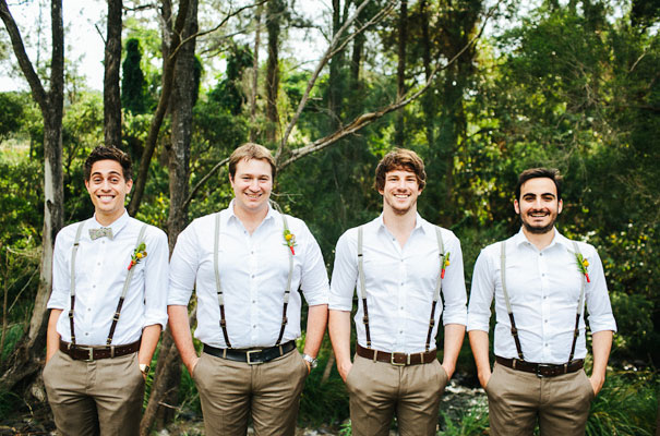 cute-DIY-bunting-wedding-barn-winery-qld-julian-beattie-retro-vintage-bride26