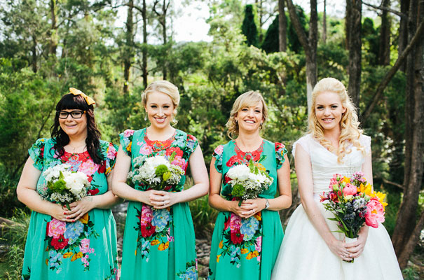 cute-DIY-bunting-wedding-barn-winery-qld-julian-beattie-retro-vintage-bride27