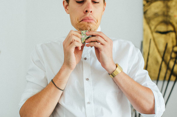 cute-DIY-bunting-wedding-barn-winery-qld-julian-beattie-retro-vintage-bride3