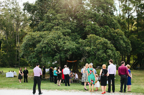 cute-DIY-bunting-wedding-barn-winery-qld-julian-beattie-retro-vintage-bride36