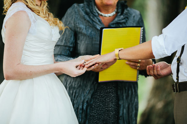 cute-DIY-bunting-wedding-barn-winery-qld-julian-beattie-retro-vintage-bride42
