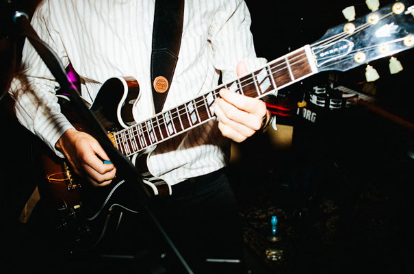 cute-DIY-bunting-wedding-barn-winery-qld-julian-beattie-retro-vintage-bride65