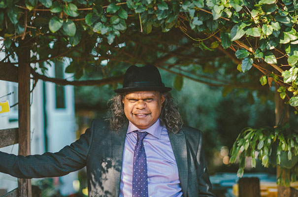 black-wedding-dress-sequins-backyard-outdoor-elegant-garden-inspiration15