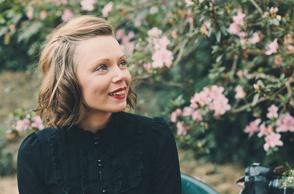 black-wedding-dress-sequins-backyard-outdoor-elegant-garden-inspiration45