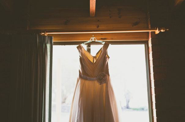 loz-shock-tee-pee-country-wedding-DIY-rock-n-roll-bride10