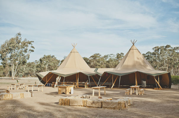 loz-shock-tee-pee-country-wedding-DIY-rock-n-roll-bride31