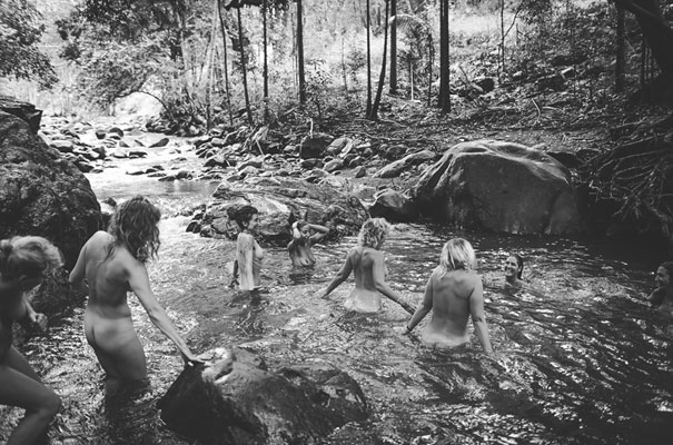 rock-n-roll-bride-hippy-boho-wedding-forest-creek-flower-inspiration11