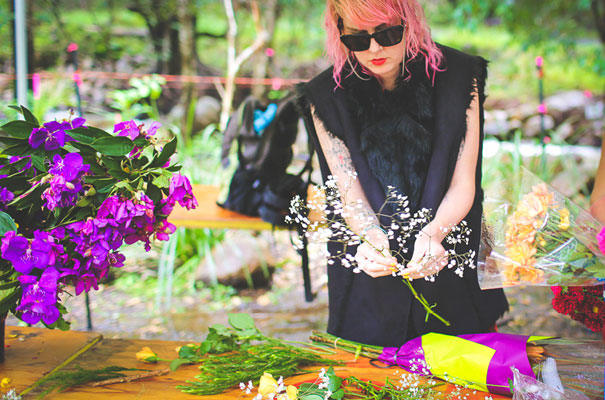 rock-n-roll-bride-hippy-boho-wedding-forest-creek-flower-inspiration15