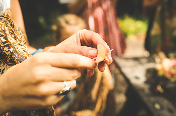 rock-n-roll-bride-hippy-boho-wedding-forest-creek-flower-inspiration2