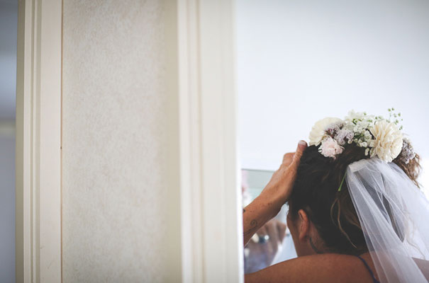 rock-n-roll-bride-hippy-boho-wedding-forest-creek-flower-inspiration25