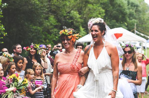 rock-n-roll-bride-hippy-boho-wedding-forest-creek-flower-inspiration35