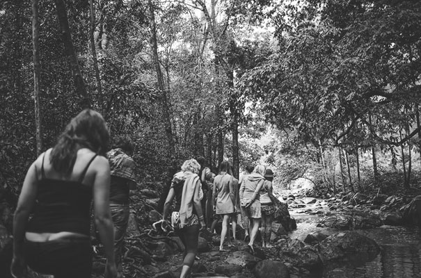 rock-n-roll-bride-hippy-boho-wedding-forest-creek-flower-inspiration5