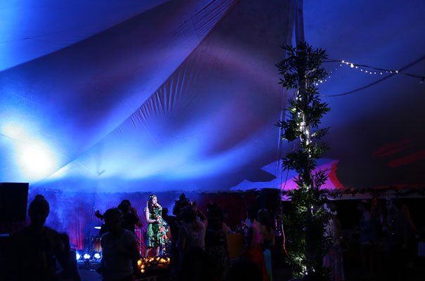 rock-n-roll-bride-hippy-boho-wedding-forest-creek-flower-inspiration64