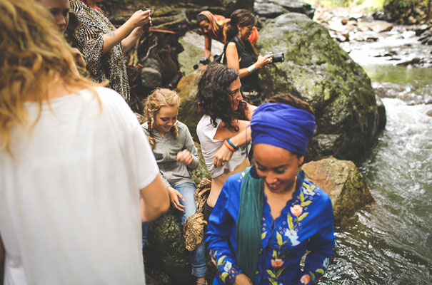 rock-n-roll-bride-hippy-boho-wedding-forest-creek-flower-inspiration9