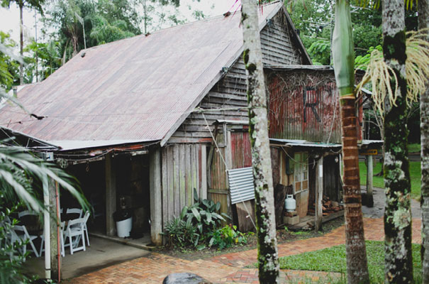 boomerang-farm-country-wedding-queensland-kombi-DIY-barn-Luke-Going15