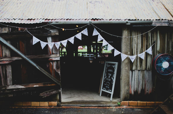 boomerang-farm-country-wedding-queensland-kombi-DIY-barn-Luke-Going17