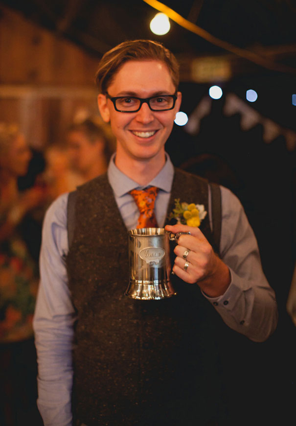 boomerang-farm-country-wedding-queensland-kombi-DIY-barn17