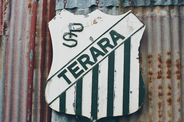 driftwood-shed-country-wedding-rock-n-roll-bride