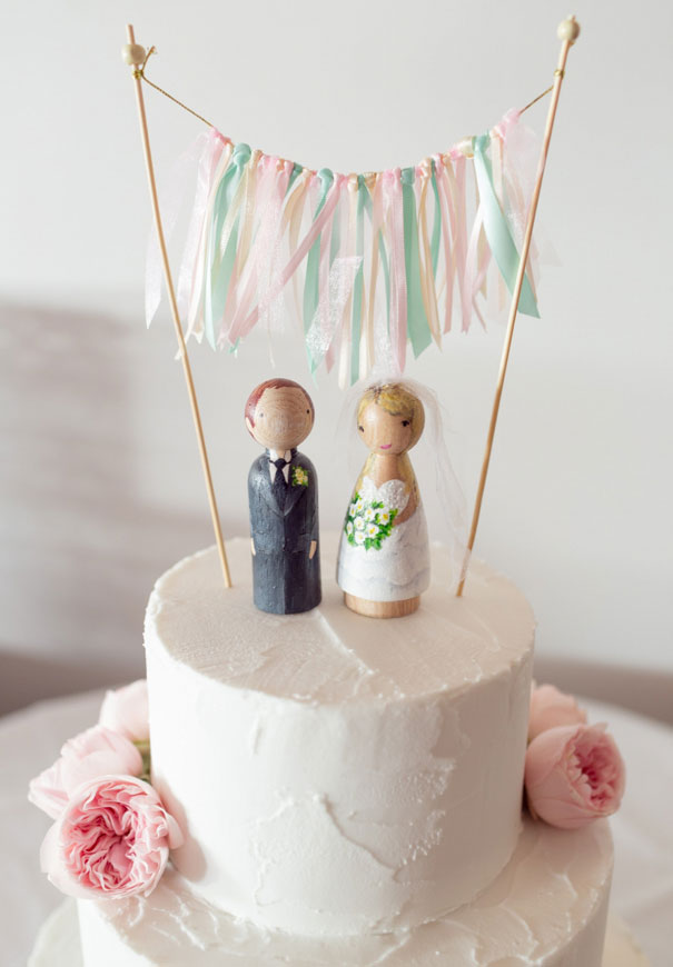 wedding-cake-inspiration-cheese-wheel-naked-cake-flowers-traditional-cool-rainbow