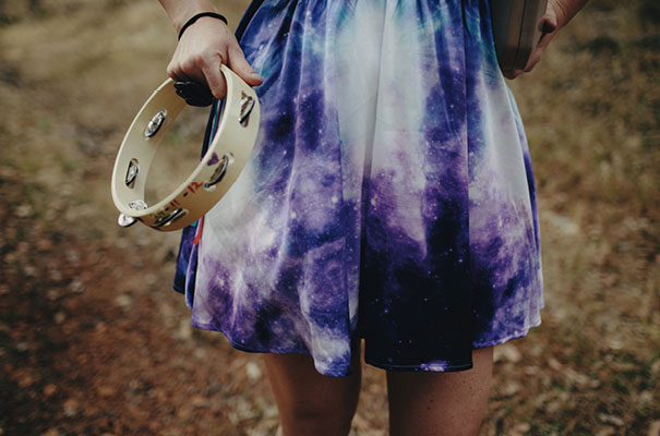 samm-blake-rock-n-roll-bride-green-bright-country-wedding-DIY18