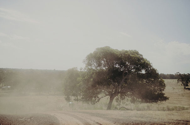 samm-blake-rock-n-roll-bride-green-bright-country-wedding-DIY8