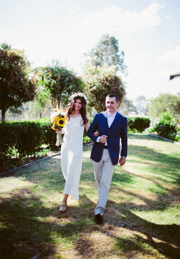 best-wedding-ever-the-wanderers-daisies-boho-bride-country-hippie-wedding-farm-inspiration4