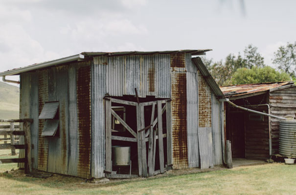 jonas-peterson-coronation-hall-barn-wedding-country-inspiration-queensland-hello-may-magazine3