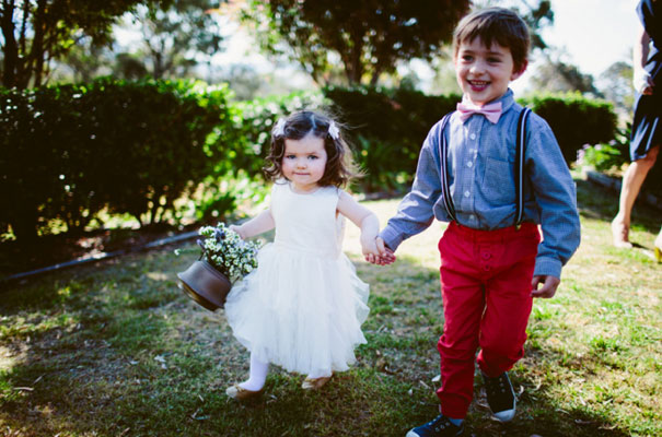 the-wanderers-daisies-boho-bride-country-hippie-wedding-farm-inspiration15