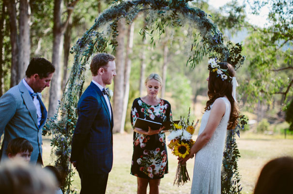 the-wanderers-daisies-boho-bride-country-hippie-wedding-farm-inspiration16