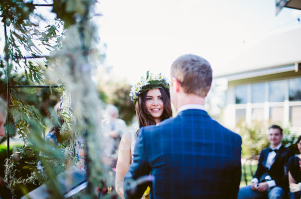 the-wanderers-daisies-boho-bride-country-hippie-wedding-farm-inspiration17
