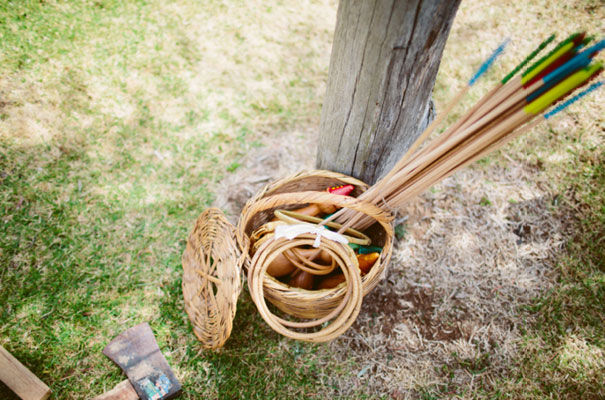 the-wanderers-daisies-boho-bride-country-hippie-wedding-farm-inspiration2