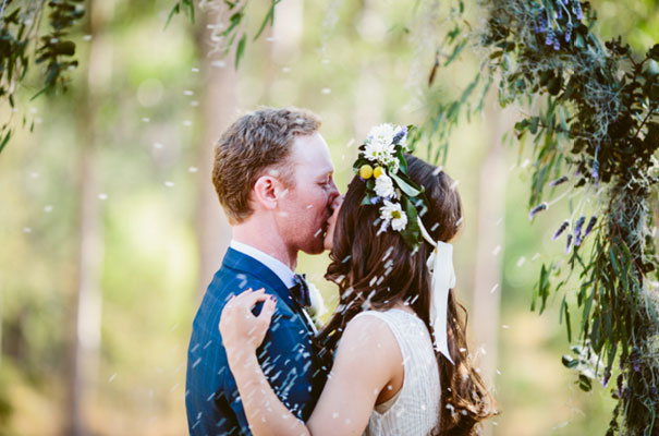 the-wanderers-daisies-boho-bride-country-hippie-wedding-farm-inspiration20