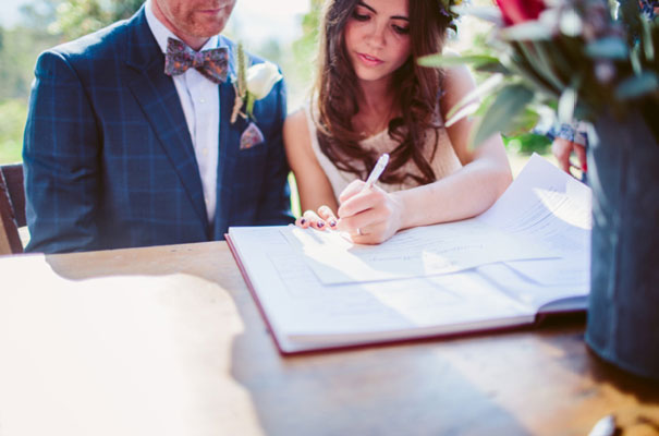 the-wanderers-daisies-boho-bride-country-hippie-wedding-farm-inspiration21