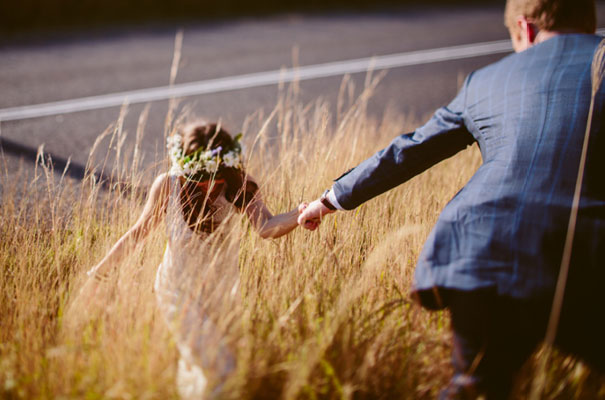 the-wanderers-daisies-boho-bride-country-hippie-wedding-farm-inspiration28