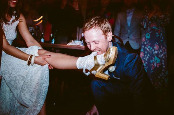 the-wanderers-daisies-boho-bride-country-hippie-wedding-farm-inspiration58